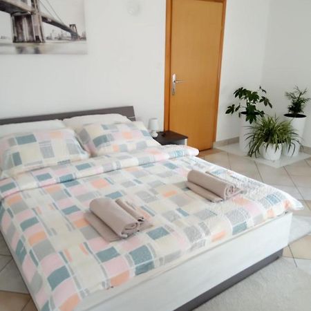 Studio Apartman Kika Otočac Exteriér fotografie